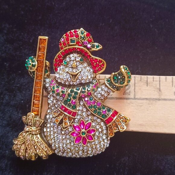Adorable Snowman Brooch - Picture 4 of 4